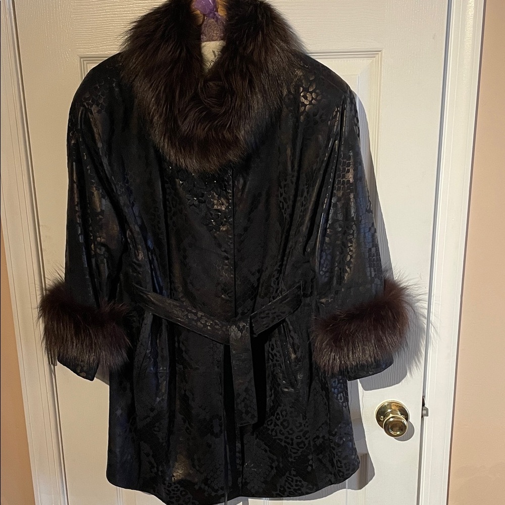 Elegant Boni Pelle Genuine Leather and Real Fox Fur Trimmed Coat size L/ XL